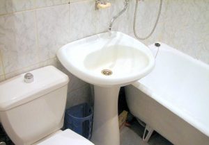 Установка раковины тюльпан в ванной в Электростали