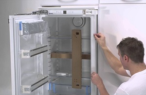 Установка встраиваемого холодильника в Электростали